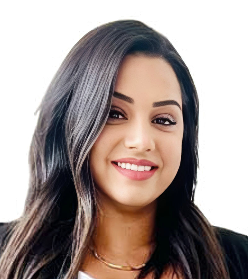 Laura Hernandez's headshot
